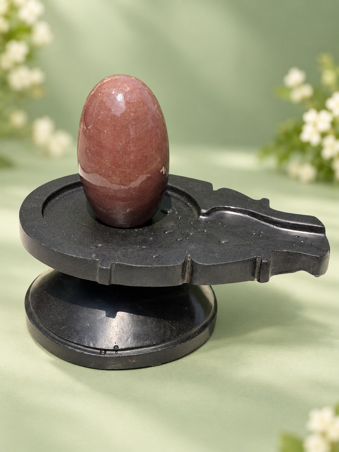 5-inch Narmadeshwar Shivling, 5″ height · 10″ Jaladhari