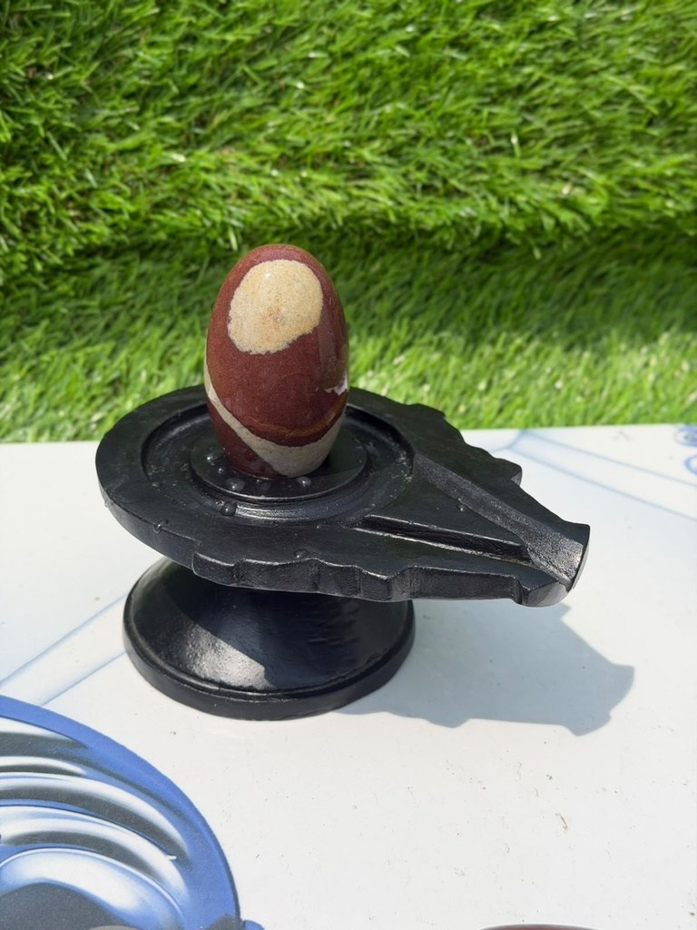 3 Inch Natural Tilakdhari Narmadeshwar Shivling with 6 Inch Black Damru Jaladhari, 3″ height · 6″ Damru Jaladhari
