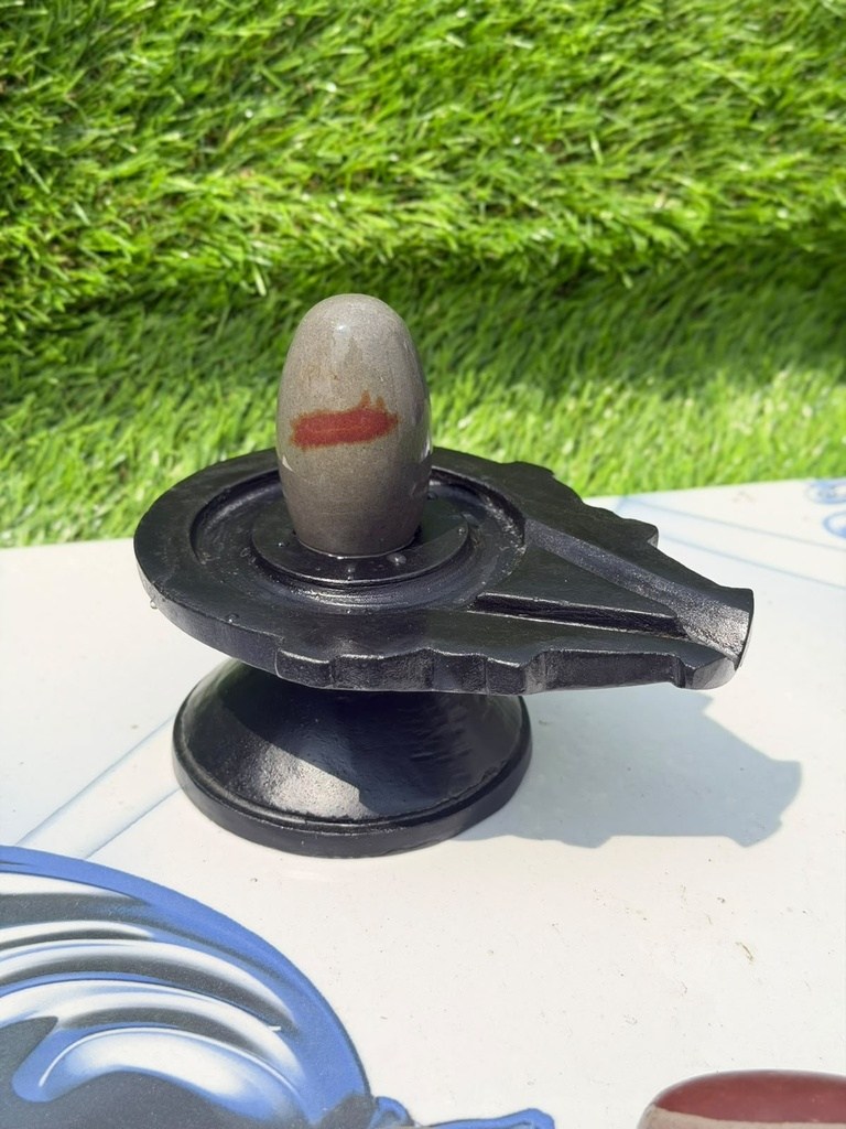 3 Inch Tilakdhari Narmadeshwar Shivling with 6 Inch Black Damru Jaladhari, 3″ height · 6″ Damru Jaladhari
