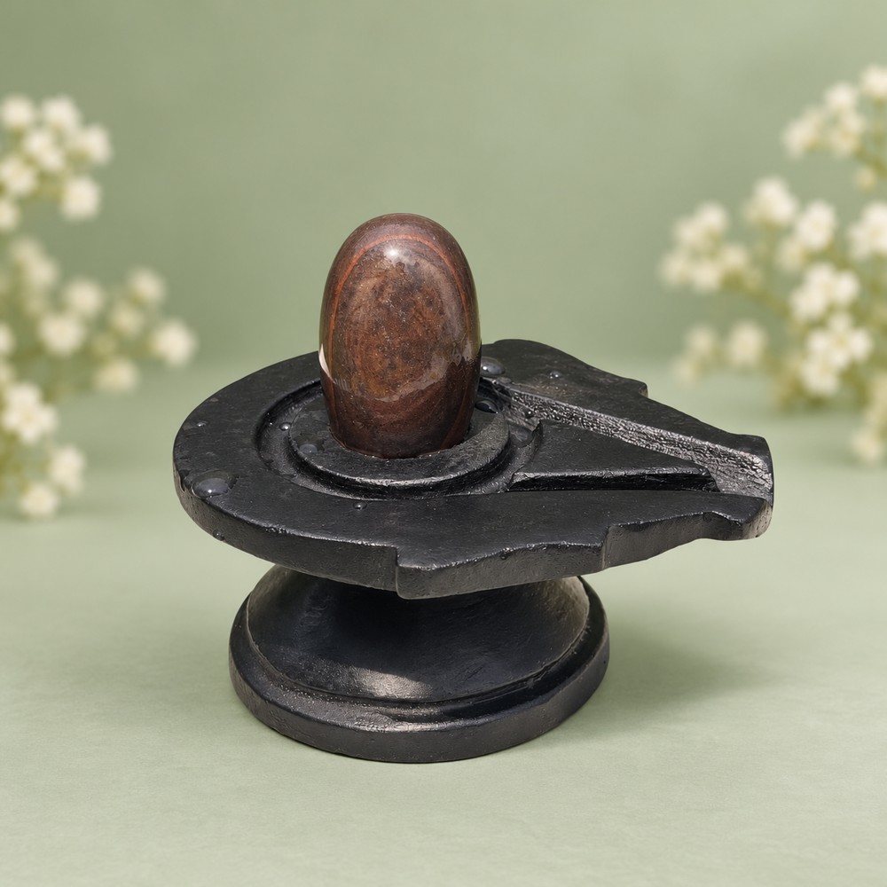 2-inch Narmadeshwar Shivling · Oval Halo, 2″ height · 4″ Jaladhari